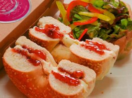 おもてなしBOX！たっぷりクリームチーズ＆ストロベリージャム＆たっぷり！彩色サラダ
