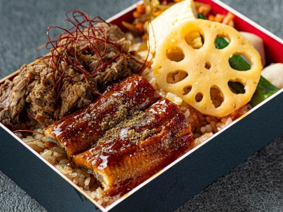 継ぎ足しダレの炭焼き鰻と牛飯重