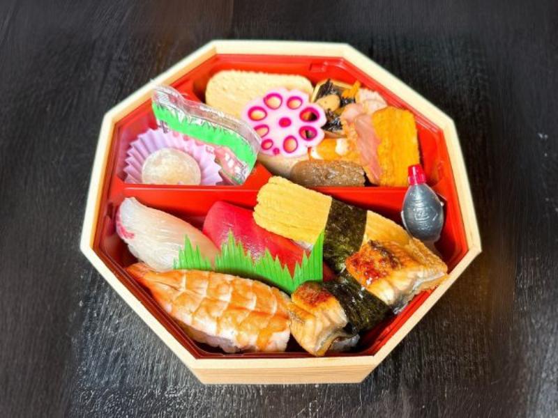 八角にぎり弁当（上）
