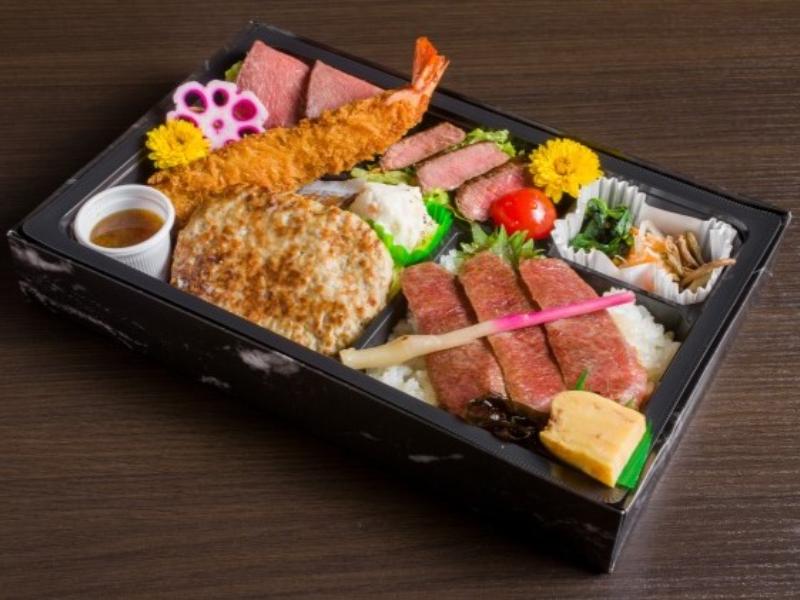豪華爛漫幕の内御膳