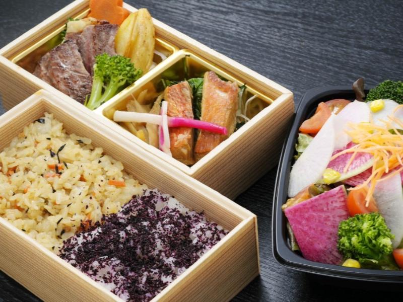 牛ハラミステーキと時季の魚煮つけ御膳（季節の彩りサラダ付き）