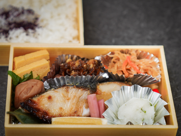 仲卸の厳選銀鱈西京弁当