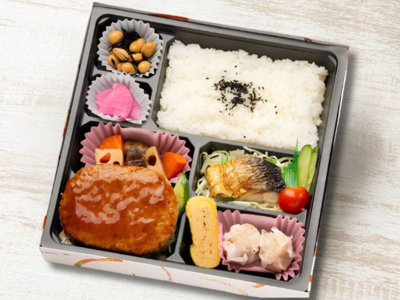 ハンバーグと焼き鯖弁当