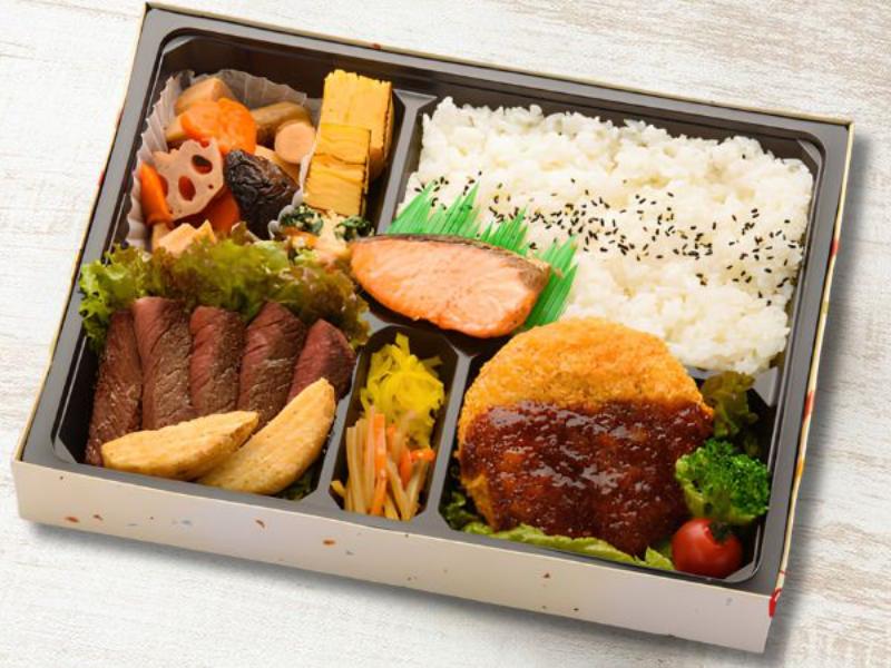 ステーキとメンチカツ弁当