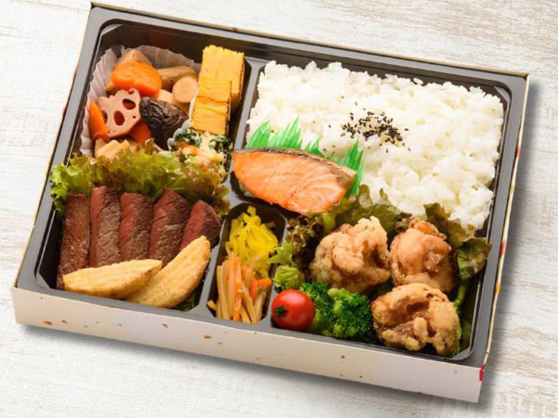 ステーキとから揚げ弁当