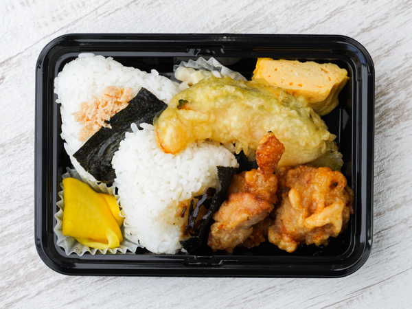 選べるおにぎり＆鶏唐揚げ弁当