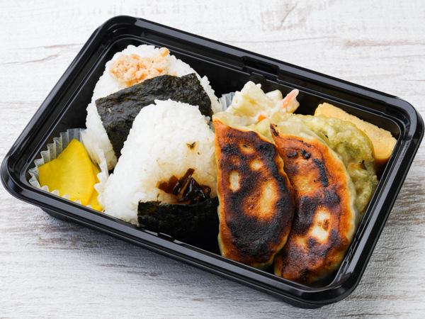 選べるおにぎり＆手作り野菜餃子弁当