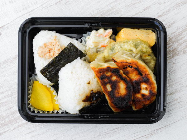 選べるおにぎり＆手作り野菜餃子弁当