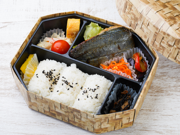 俵おにぎり＆鰆の西京焼き弁当