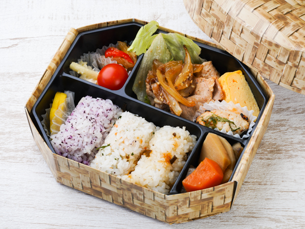 贅沢俵おにぎり＆豚肩ロース焼肉弁当