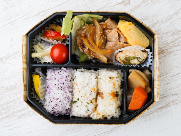 贅沢俵おにぎり＆豚肩ロース焼肉弁当