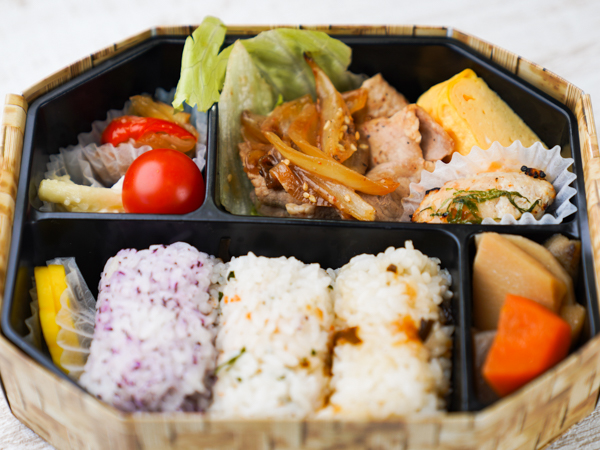 贅沢俵おにぎり＆豚肩ロース焼肉弁当