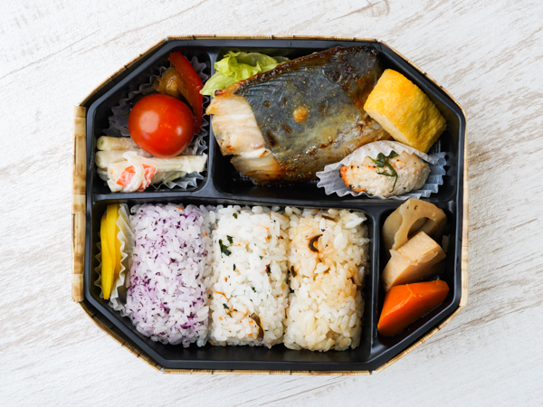 贅沢俵おにぎり＆鰆の西京焼き弁当