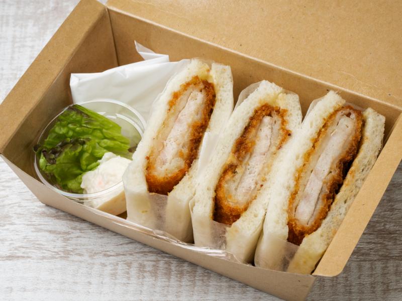ボリューム満点サンドイッチBOX（とんかつ）