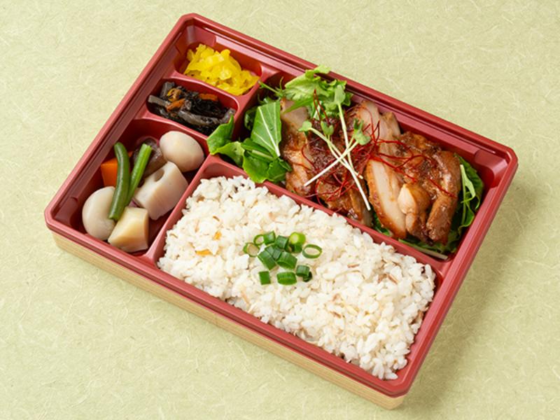 喜佑の鯖ごはん弁当〜鶏の辛みそ焼き〜