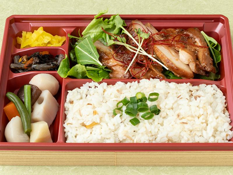 喜佑の鯖ごはん弁当〜鶏の辛みそ焼き〜