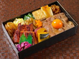 黒毛和牛すき焼きと鰻の贅沢重