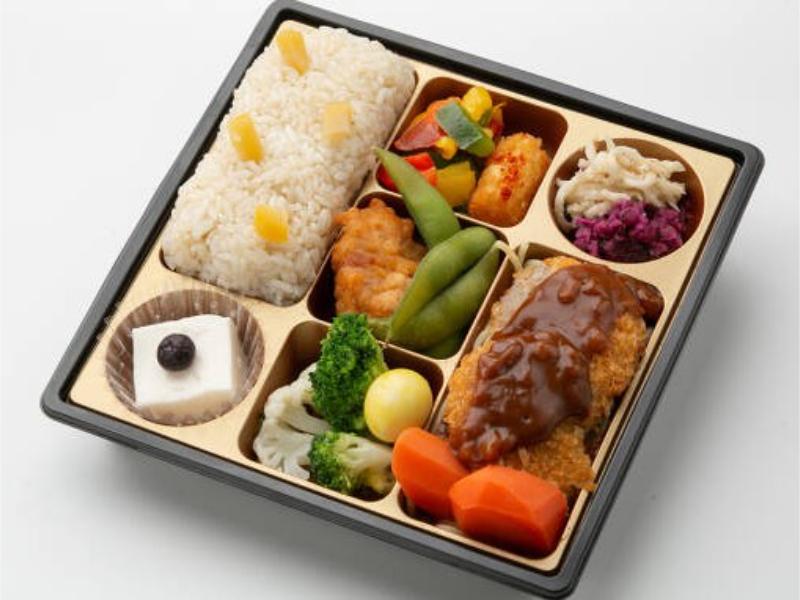 【9月1日〜11月30日お届け分限定】DE　LUXEデミグラスメンチカツ 〜旬のごはんと共に〜