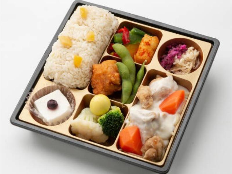 【9月1日〜11月30日お届け分限定】DE　LUXE ブールブラン鶏のから揚げ 〜旬のごはんと共に〜