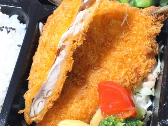 【お好み幕の内弁当】ビック肉厚アジフライ