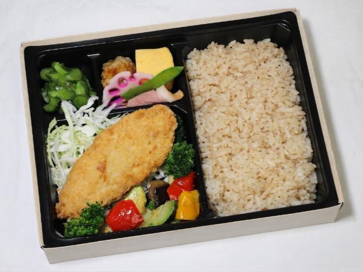 【お好み幕の内弁当】サーモンフライ