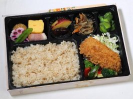 【彩り幕の内弁当】カニクリームコロッケ