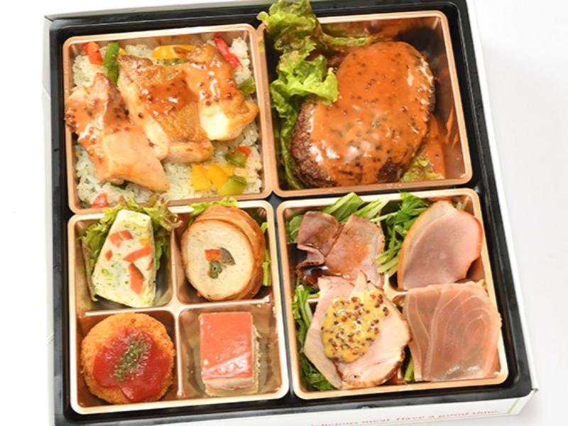 特製グリルチキンと国産ハンバーグの8種彩り弁当