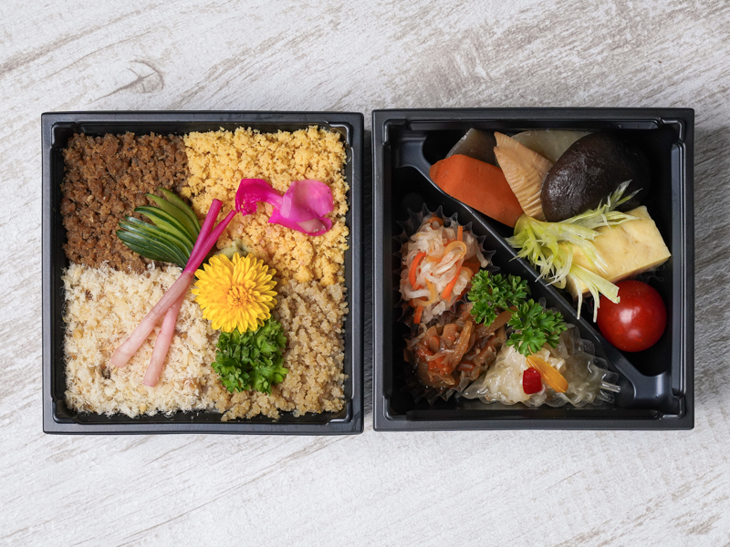 彩り二段御膳 ～4色そぼろご飯～