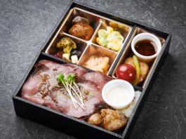 秋田名物比内地鶏と牛モモの低温ローストビーフ弁当