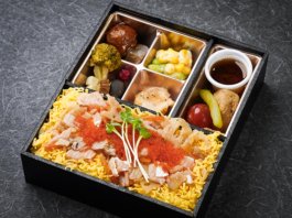 彩りおかずと薫香ちらし宝石弁当