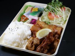 皮がパリパリ春巻と豚ロース生姜焼