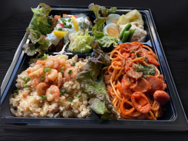 ナポリタンとエビピラフのあいもり弁当