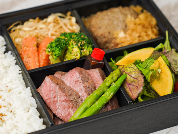 和牛赤身ステーキ＆牛ハンバーグ御膳