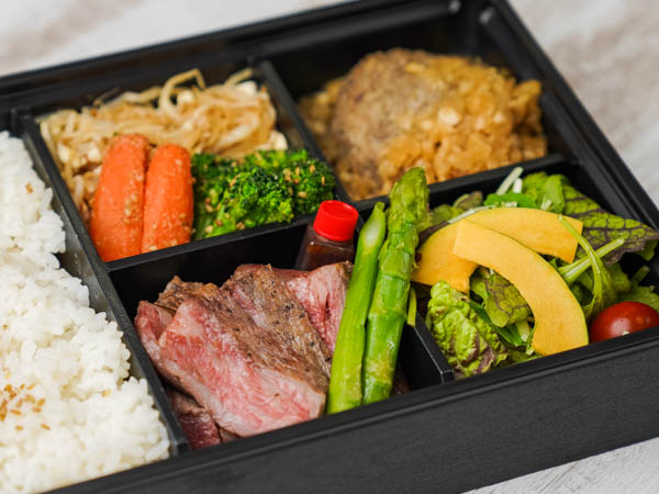 和牛サーロインステーキ＆牛ハンバーグ御膳