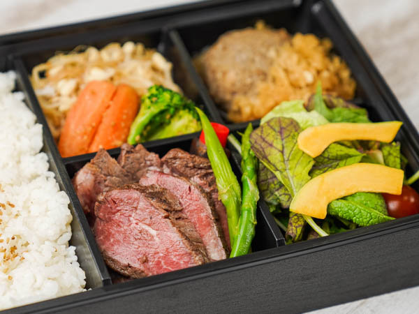 和牛サーロイン・ヒレステーキ＆牛ハンバーグ御膳