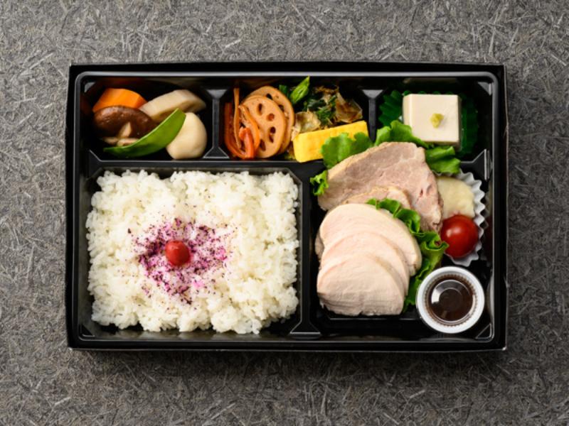 優〜ローストポーク＆チキン幕の内御膳