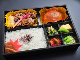 和牛切り落とし炊き肉＆自家製ハンバーグ弁当
