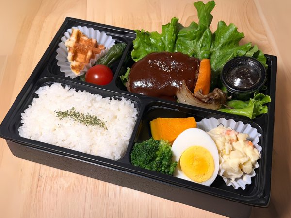 ビーフ１００％手ごねハンバーグ弁当 【デミグラスソース】