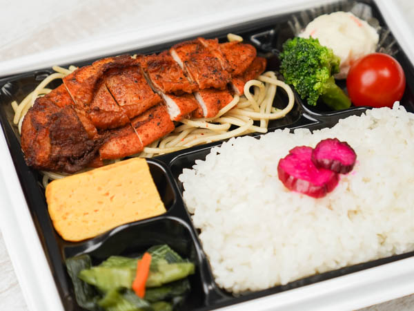 雄ゆう亭のスパイシーチキン弁当
