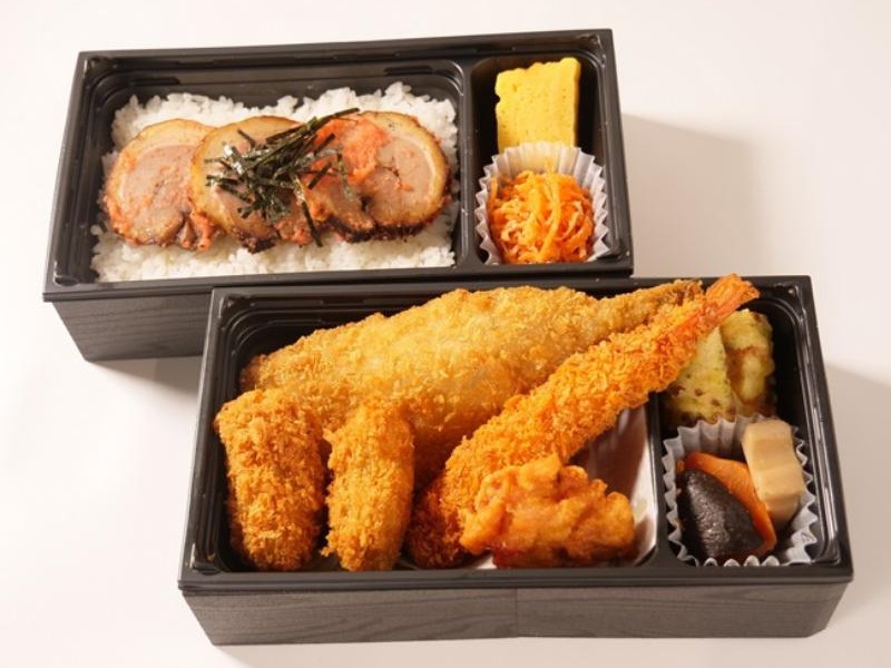 海鮮ミックス御膳 ＆ 焼豚二段御膳