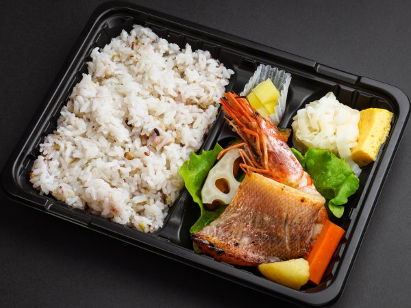 魚の西京焼と有頭海老の若狭焼