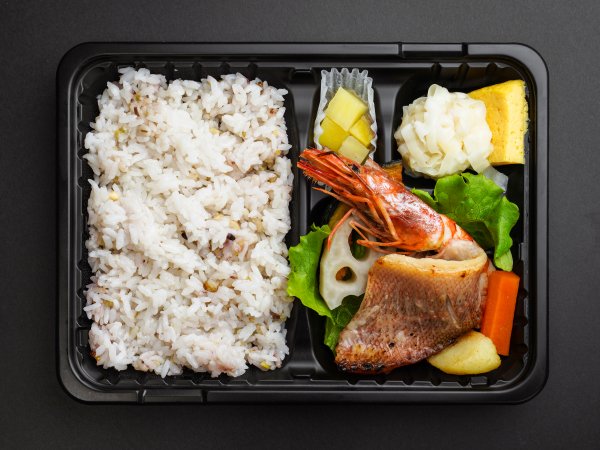 魚の西京焼と有頭海老の若狭焼