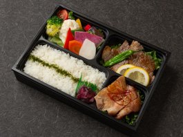 和牛ステーキと鶏の照り焼き弁当