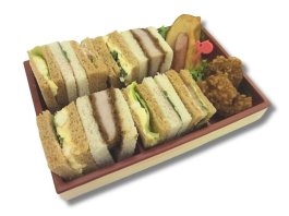 唐揚げ入りサンド弁当