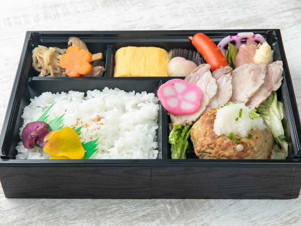 桃太郎弁当～ＭＯＭＯＴＡＲＯＬＵＮＣＨＢＯＸ～特製ハンバーグとローストビーフ