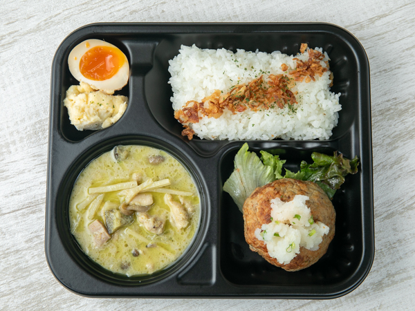 爽快！やみつきグリーンタイカレー～月影の千夜カレー～ふんわり口どけ。手作り、手ごね和風ハンバーグ