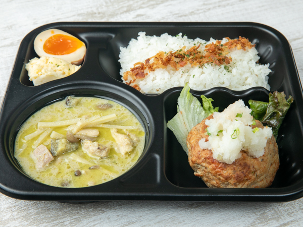 爽快！やみつきグリーンタイカレー～月影の千夜カレー～ふんわり口どけ。手作り、手ごね和風ハンバーグ