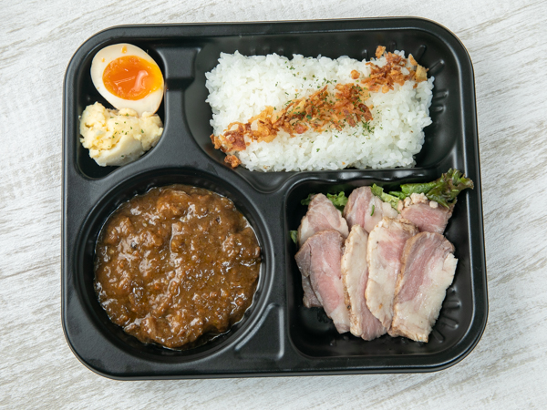 濃厚牛すじゴロゴロカレー～月影の千夜カレー～低温調理でやわらかいローストビーフ