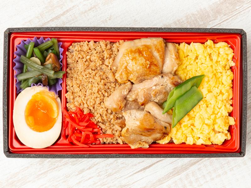 【カラアゲジャイアン】そぼろ重