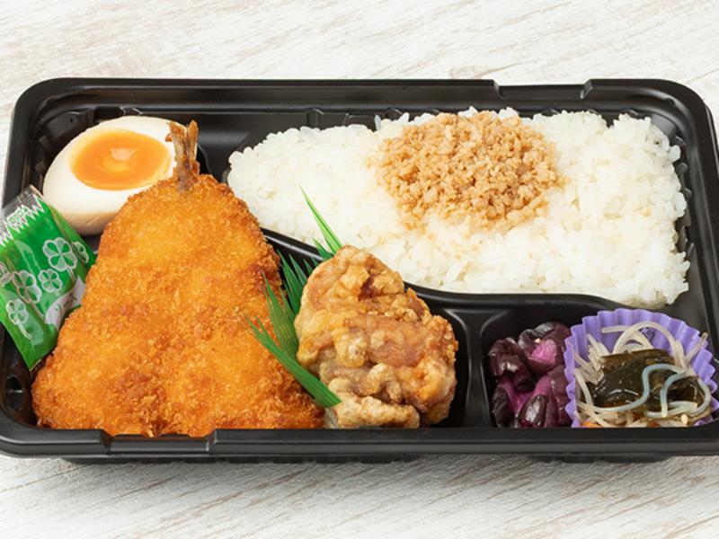 アジフライ×とりから弁当